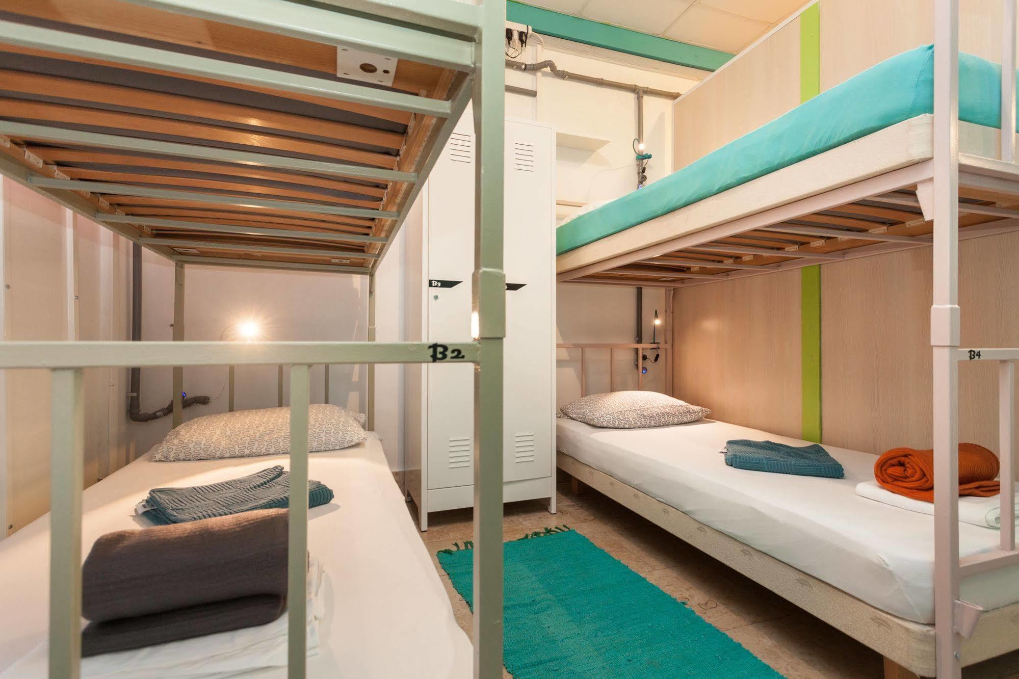 Roundabout Hostel - Hostel Ровинь Экстерьер фото