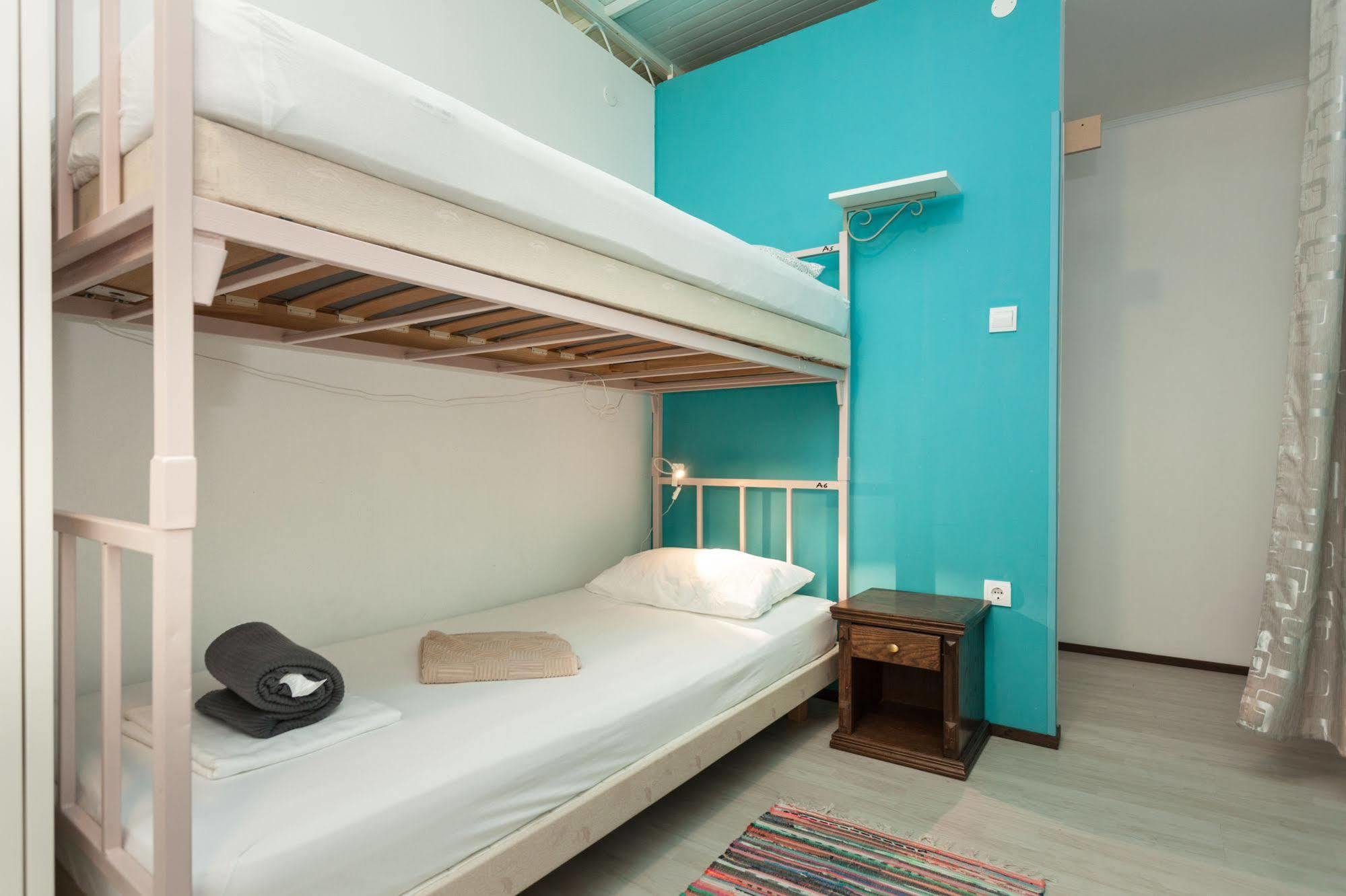Roundabout Hostel - Hostel Ровинь Экстерьер фото