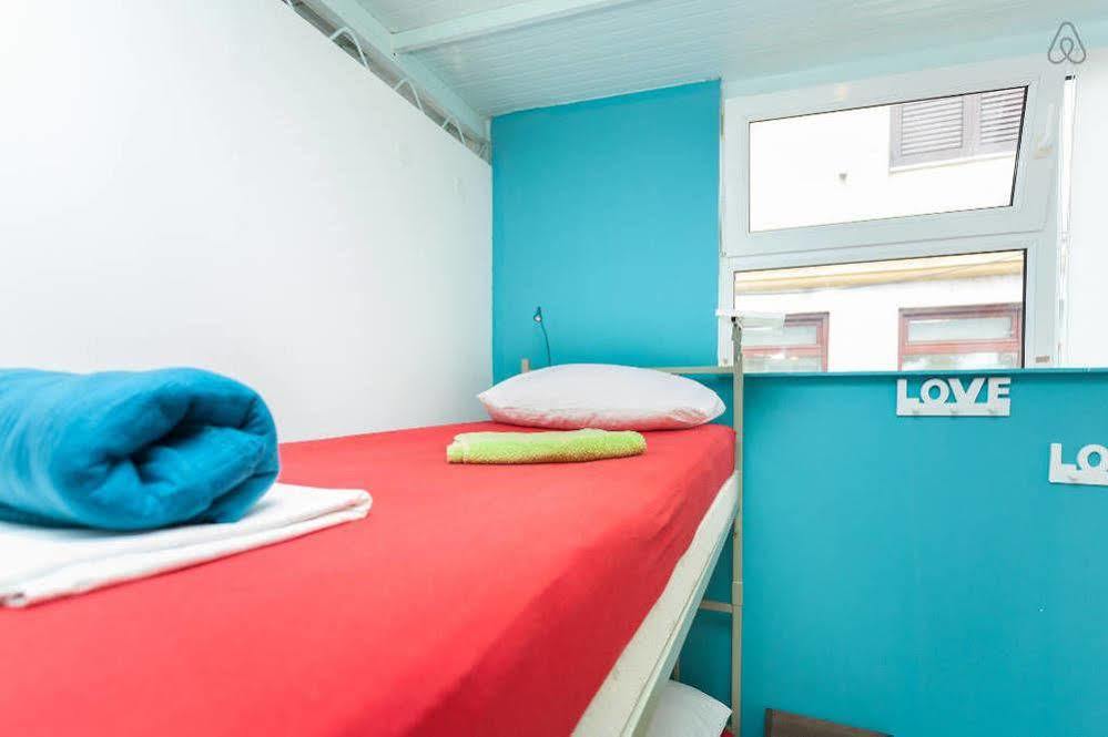 Roundabout Hostel - Hostel Ровинь Экстерьер фото